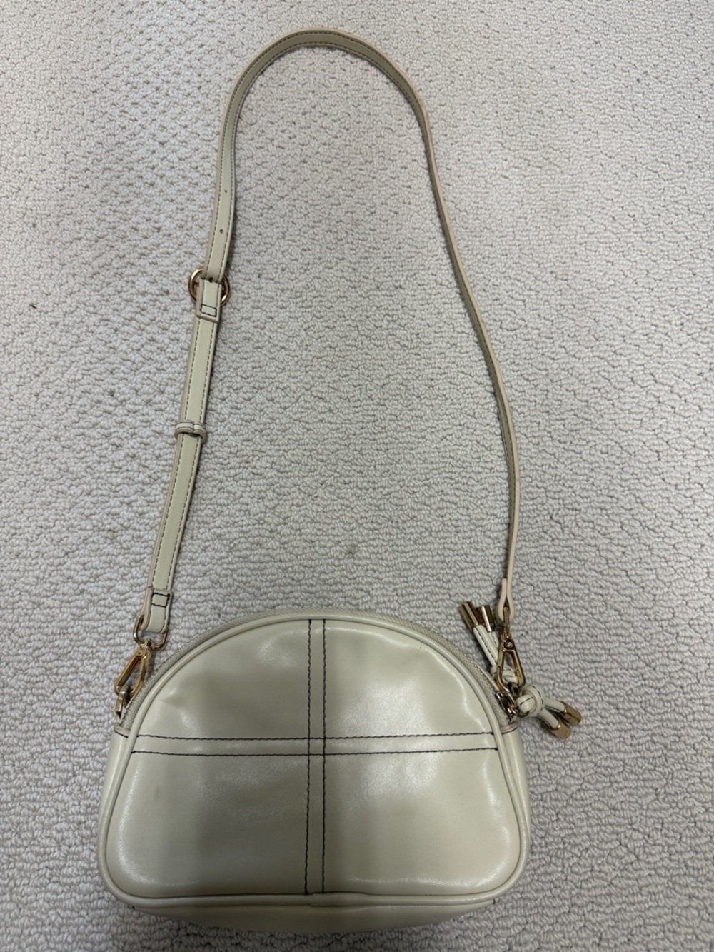 TOPSHOP- Topstitch Half MoonCrossbody Bag - Cream Color
8.5”L x 5.5” H